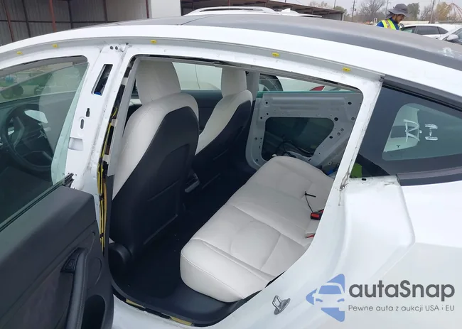 5YJ3E1EA3MF048329: 44047072