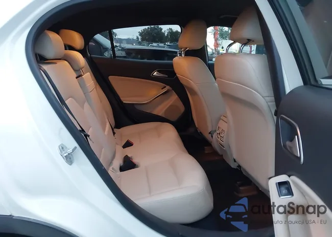 WDCTG4EB6HJ350114: 44047660