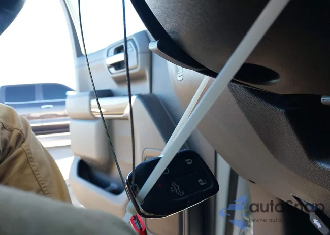 3GCUYDED5MG217932: 44047682