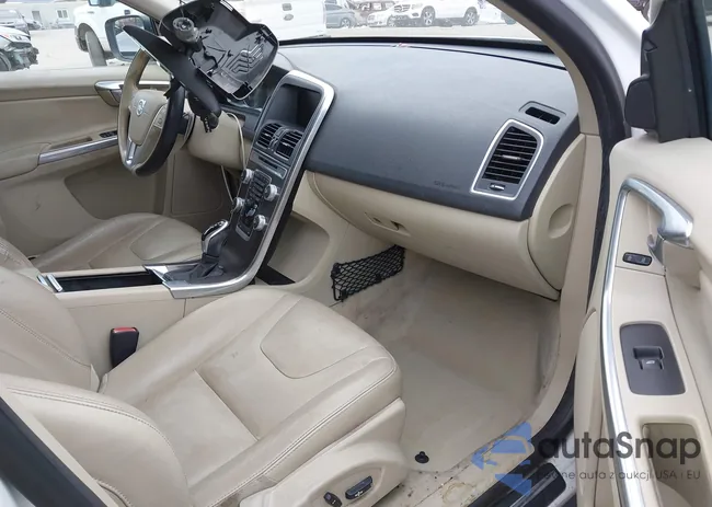 YV4902RK5F2631053: 44047750