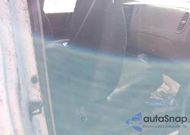 1FTYR14EX3PB31758: 44047896