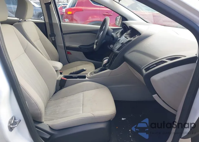 1FADP3F24HL266175: 44047933