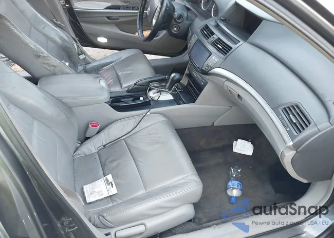 1HGCP26899A002811: 44048004