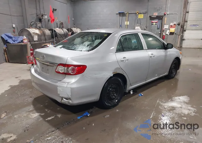 2T1BU4EE0BC617707: 44048103