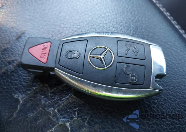 WDDSJ4EB4FN193780: 44048155