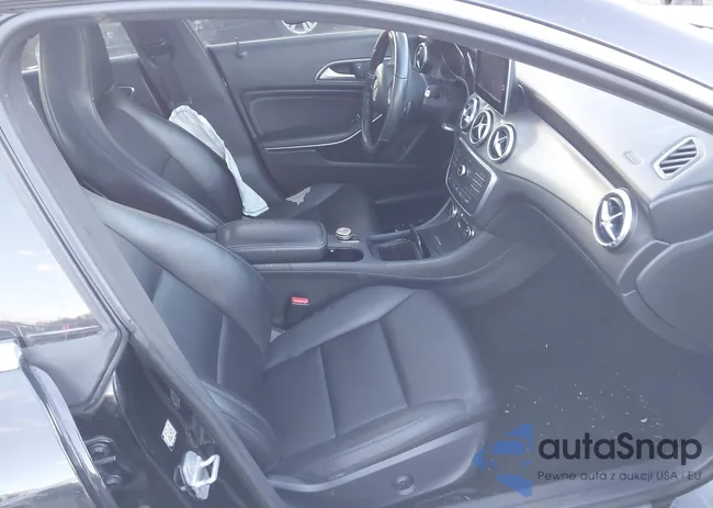 WDDSJ4EB4FN193780: 44048155