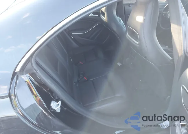 WDDSJ4EB4FN193780: 44048155