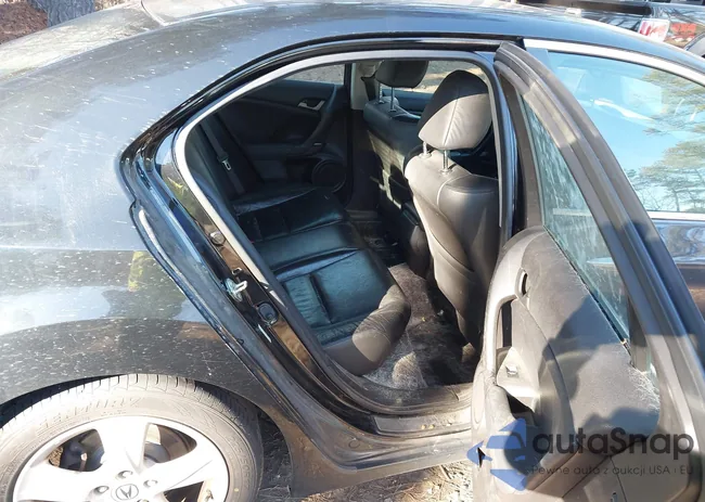 JH4CU26679C001701: 44048161