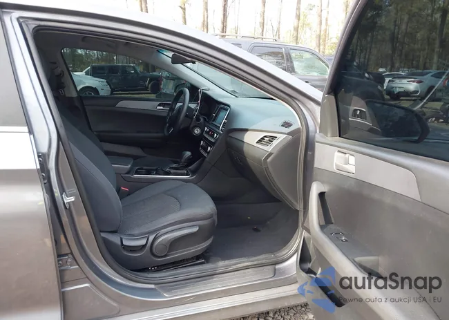 5NPE24AF0JH696924: 44048189