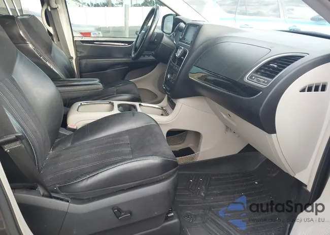 2C4RC1CG8ER418011: 44048212