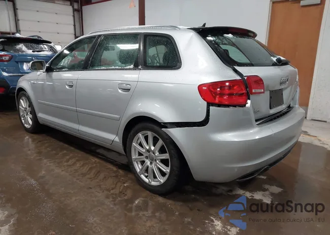 WAUKJAFM0CA105137: 44047253