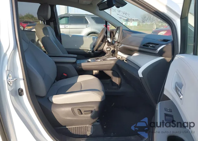 5TDYRKEC4SS243737: 44047326