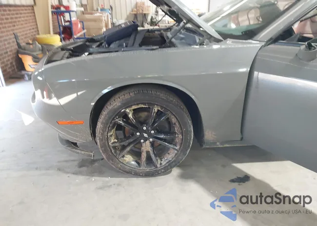 2C3CDZAG1JH332631: 44047416