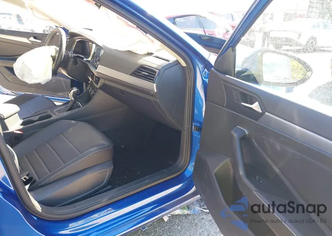 3VW7M7BU8RM059543: 44047619