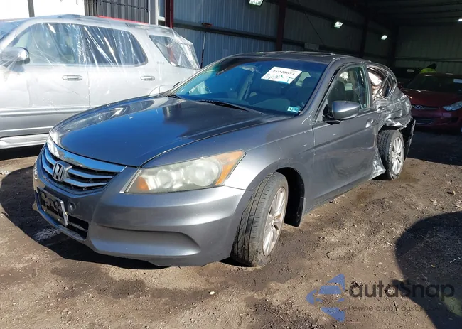 1HGCP2F86BA126914: 44048651