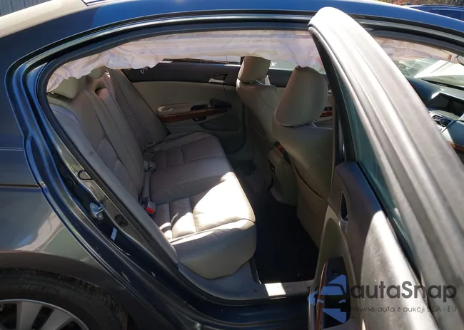 1HGCP2F86BA126914: 44048651