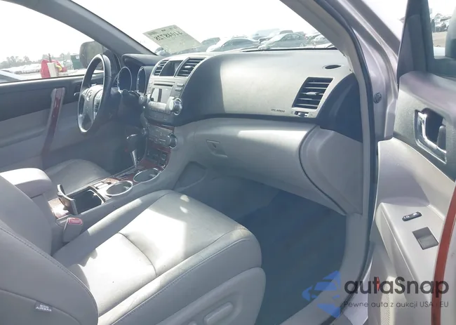 5TDDK3EH9BS087909: 44048728