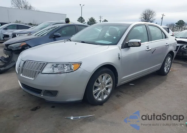 3LNHL2GC0BR758215: 44048854