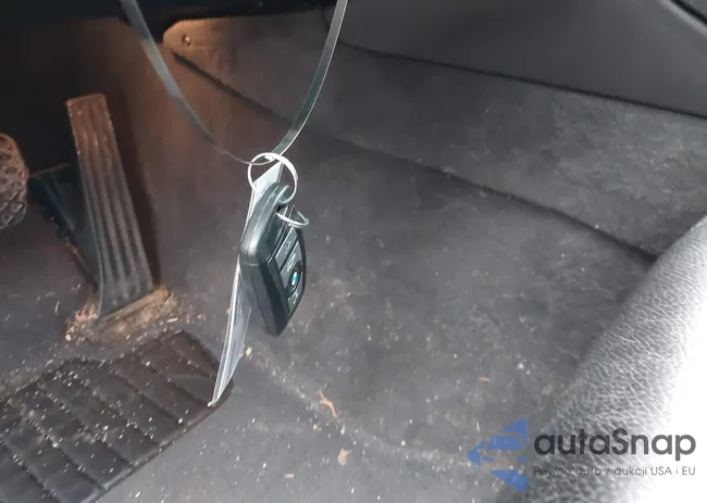 WBAXH5C53CDW10500: 44048857