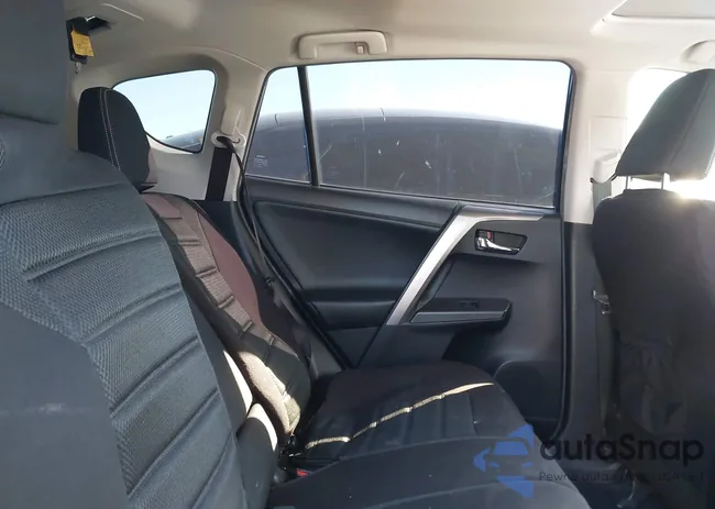 JTMRJREV6JD245215: 44048935