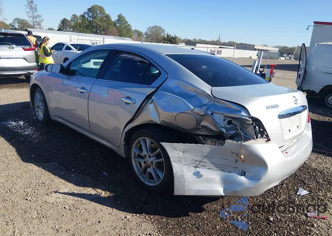 1N4AA5AP5BC816932: 44049032