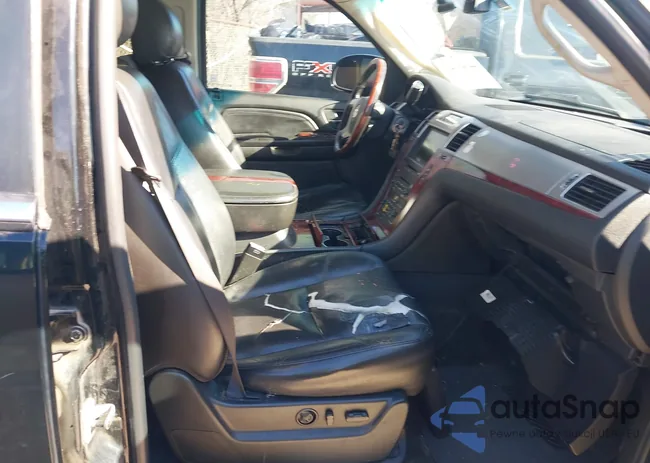 1GYEC63877R315086: 44048349