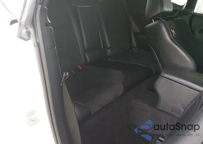 2C3CDZFJ7GH164703: 44048441