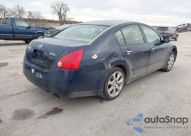 1N4BA41E36C825521: 44049635