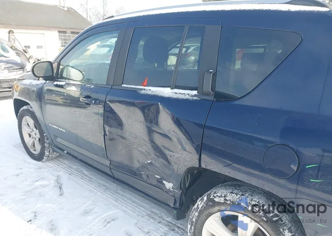 1C4NJDBB7GD556544: 44049781