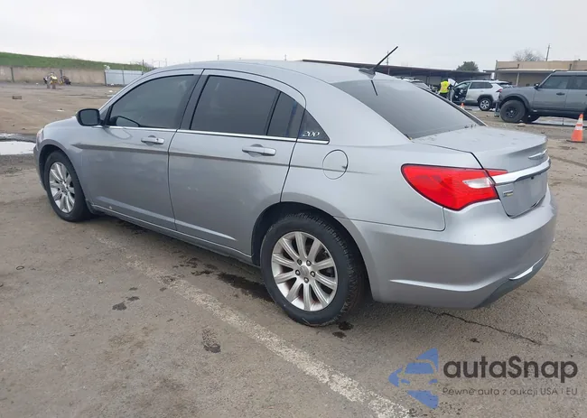 1C3CCBBG9EN114832: 44049846