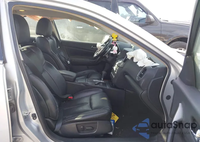 1N4AA5AP3BC835575: 44051062