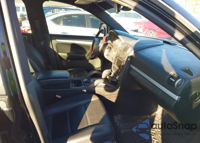 WP1AA2AP9ALA05768: 44051084