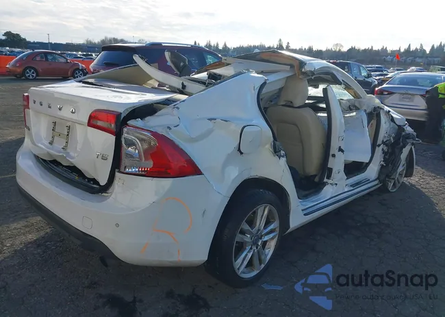 YV1622FS4C2024846: 44051103