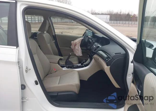 1HGCR2F35HA238580: 44051134