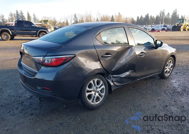 3MYDLBYV8HY163423: 44051173