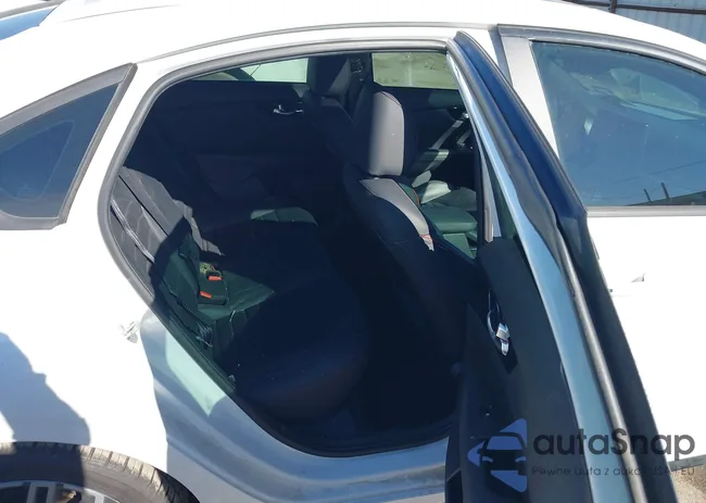 3KPF44AC3NE479205: 44050328