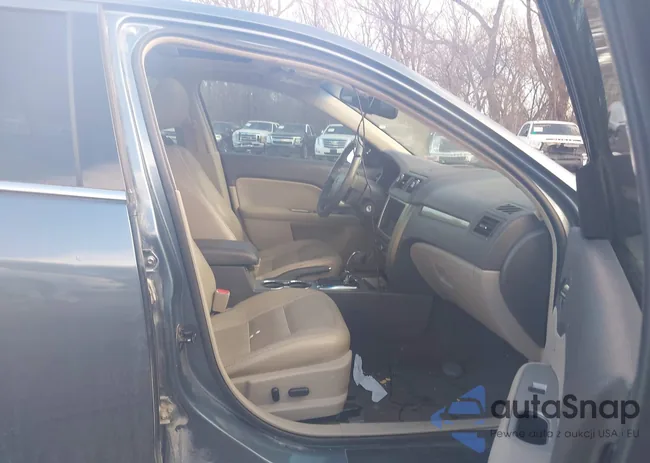 3FADP0L3XBR273992: 44051692