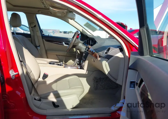 WDDGF4HB9CR205025: 44051740