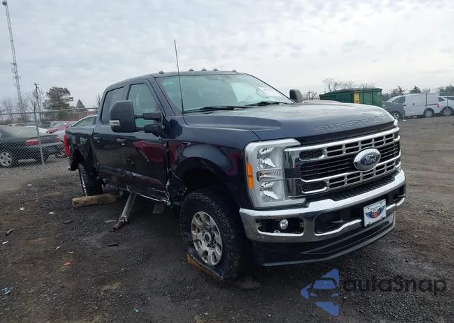 1FT7W2BT9PEC48437: 44051795