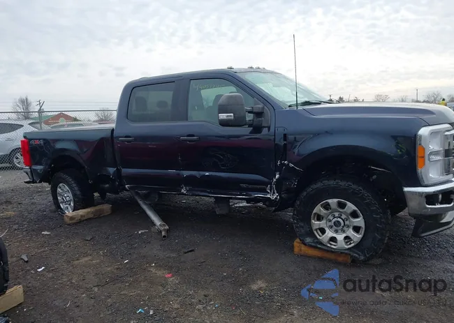 1FT7W2BT9PEC48437: 44051795