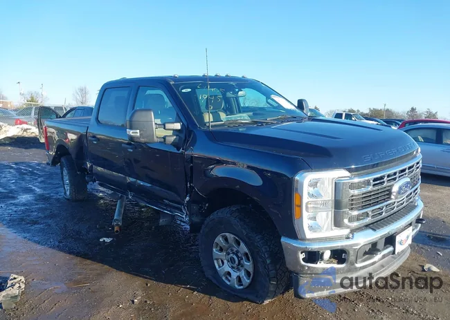 1FT7W2BT9PEC48437: 44051795