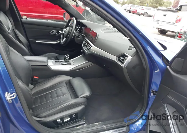 WBA5U7C03LFH50749: 44051841