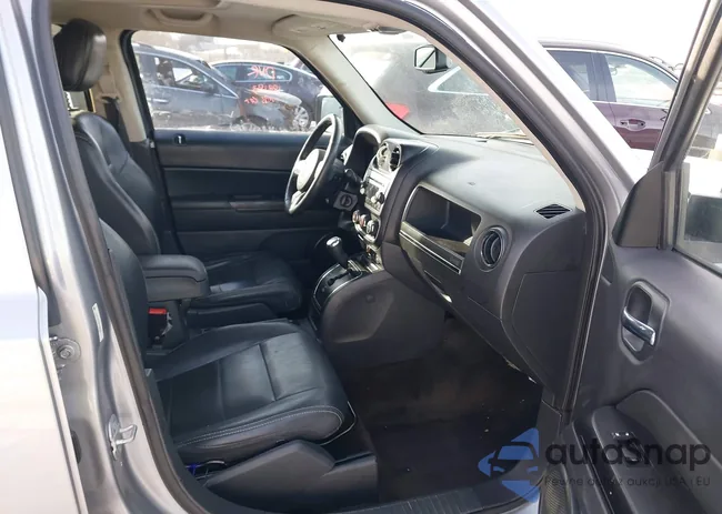 1C4NJRFB5FD109183: 44051926