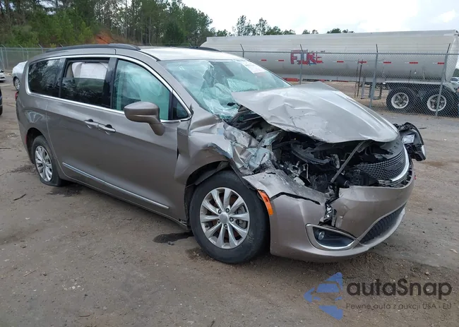 2C4RC1BG6HR564428: 44052199