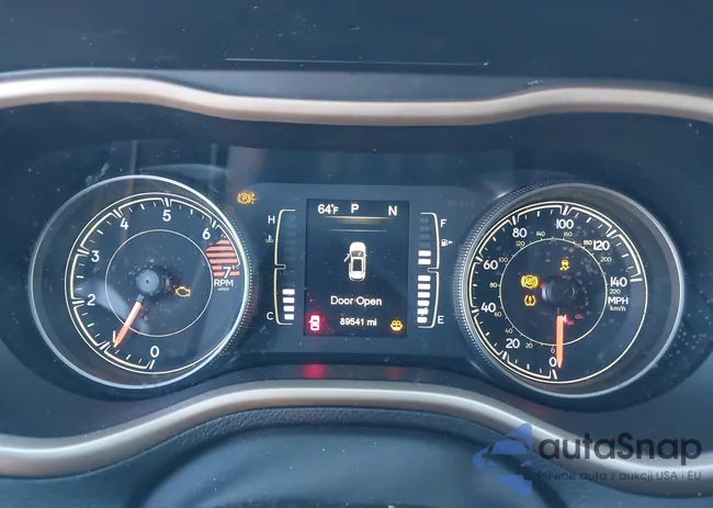 1C4PJLCB5HW548403: 44051255