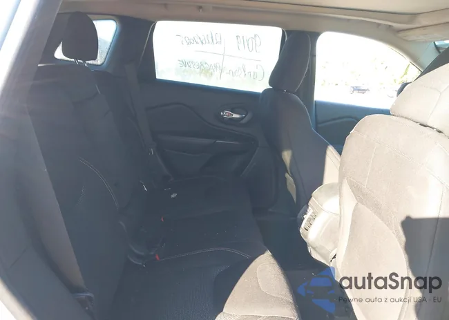 1C4PJLCB5HW548403: 44051255