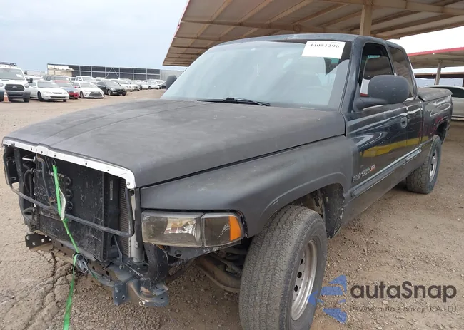 1B7HC13Y81J282093: 44051296