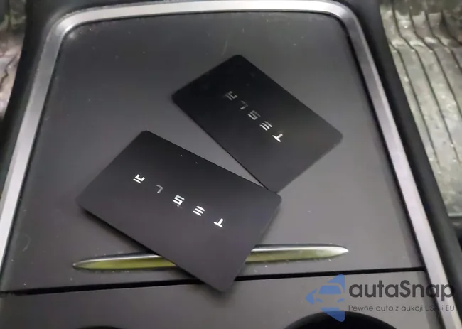 5YJ3E1EB1MF990341: 44051426