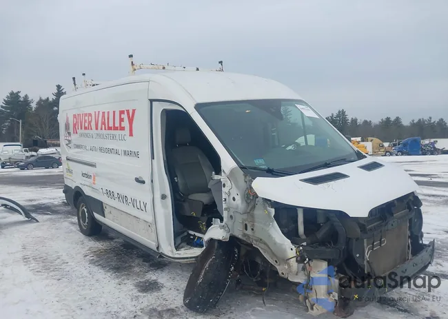 1FTYR2CM6KKB17785: 44051625