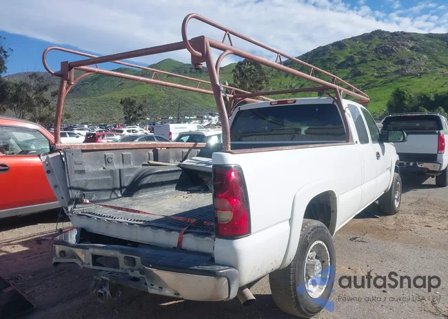 1GCHC29U84E349055: 44052653